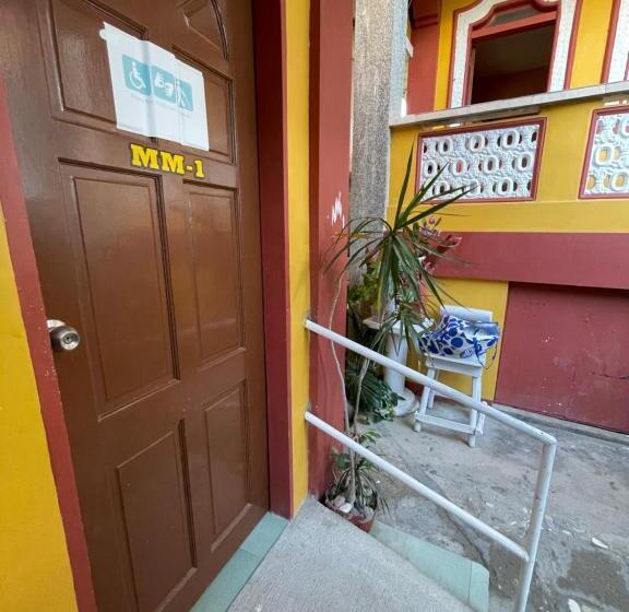 تختخواب و صبحانه Manalo S Lodge And Restaurant