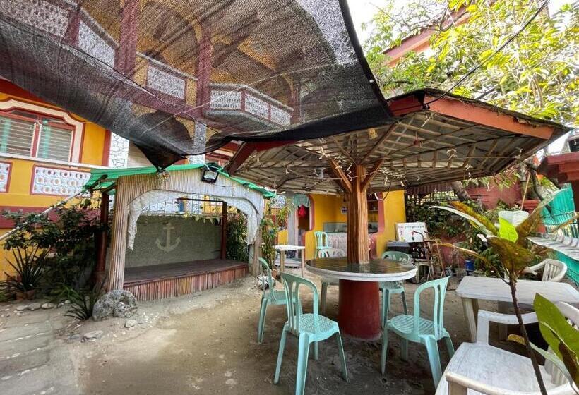 تختخواب و صبحانه Manalo S Lodge And Restaurant