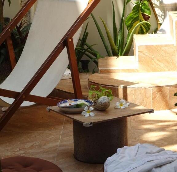 تختخواب و صبحانه Nguyễn Villa