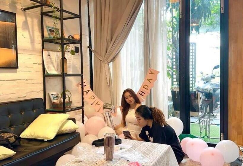 تختخواب و صبحانه Nguyễn Villa