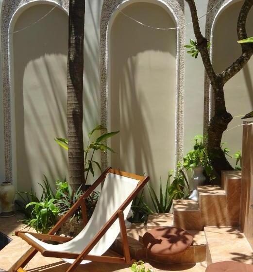 تختخواب و صبحانه Nguyễn Villa