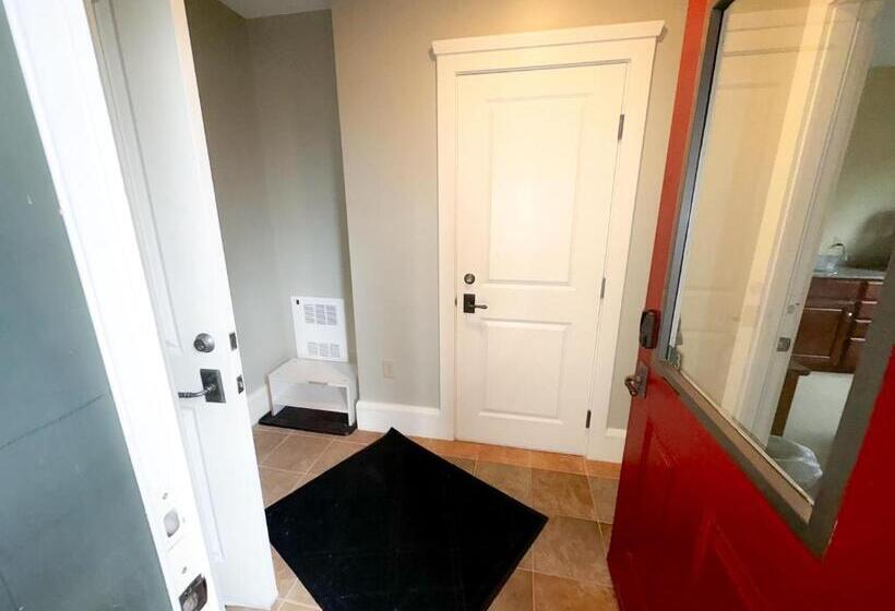 Blossom Haven Charming 3br Condo