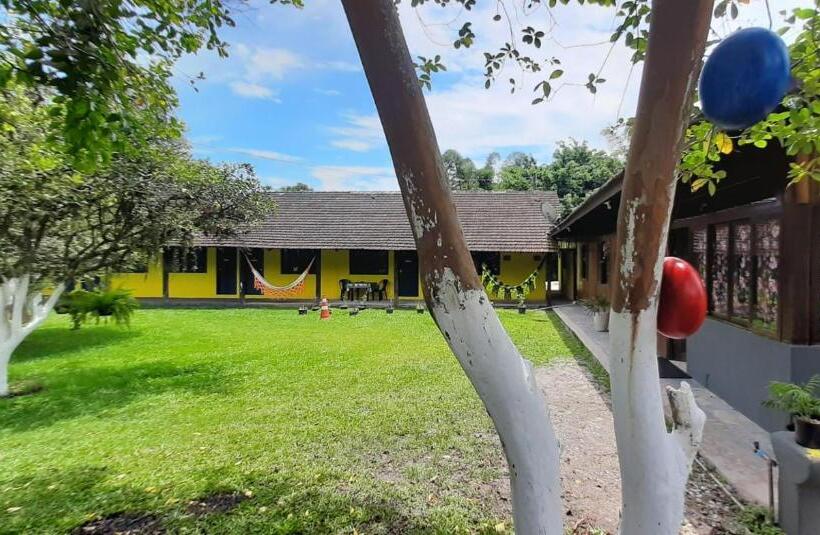 Hostel E Pousada Araquari