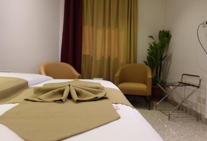 ホテル Al Jaad Kudai