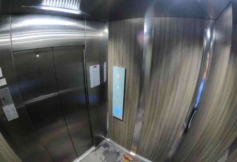 ホテル Al Jaad Kudai