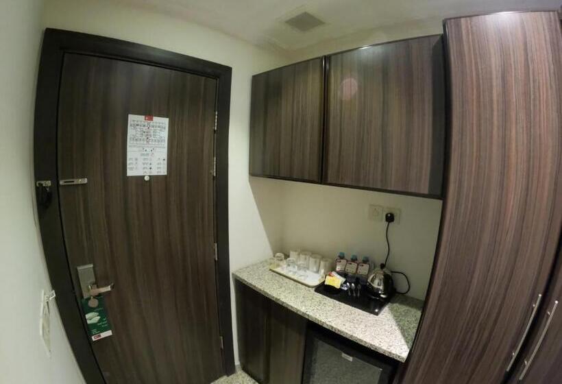 ホテル Al Jaad Kudai