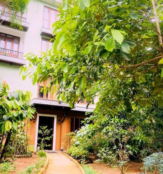فندق Ceylon Ayu Resort Kandy