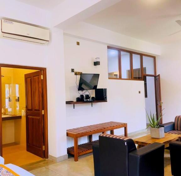 فندق Ceylon Ayu Resort Kandy