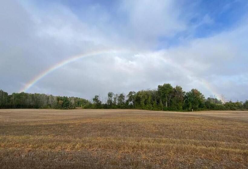 فندق Farmhouse Apartment Guelph Elora
