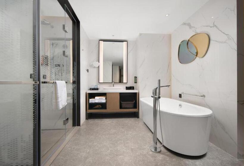 ホテル Hampton By Hilton Guangzhou Renhe Baiyun Airport Free Airport Shuttle Bus