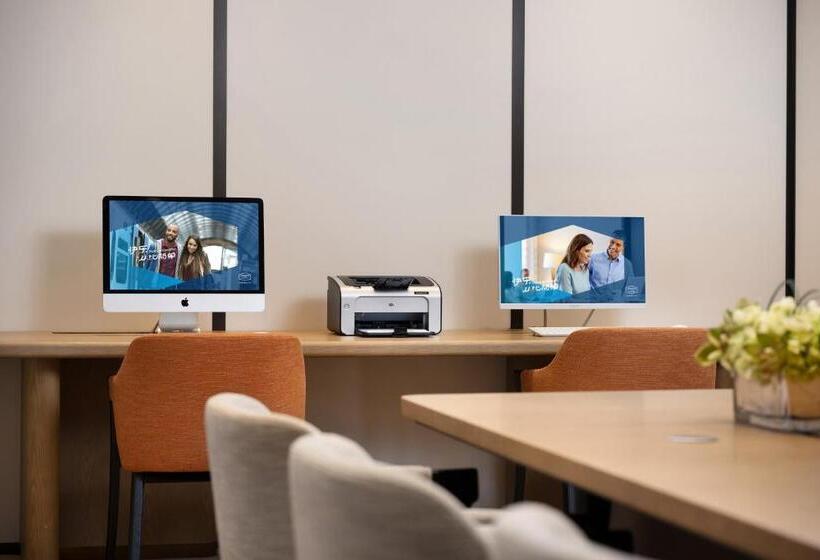 ホテル Hampton By Hilton Guangzhou Renhe Baiyun Airport Free Airport Shuttle Bus