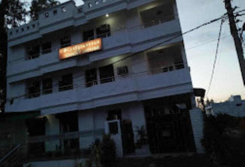 Отель Kalpana Guest House , Bareilly
