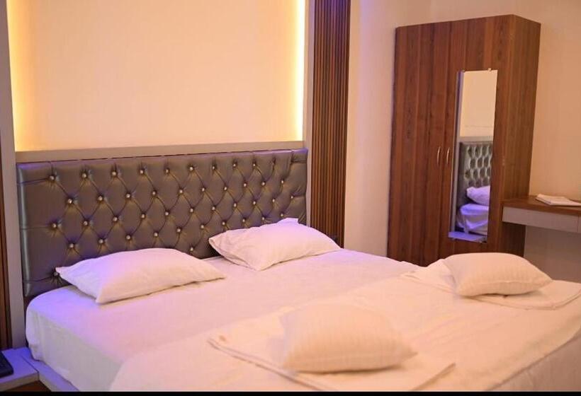 בית מלון כפרי Kapila Inn Ranjangaon