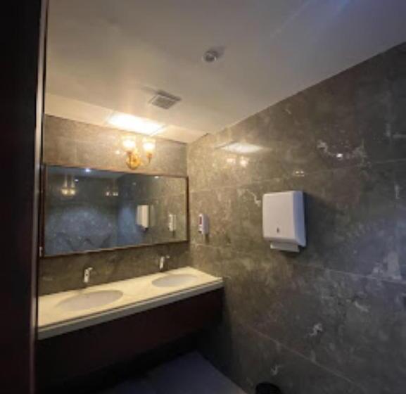 בית מלון כפרי Laxminarayan Club & Resort Vadodara