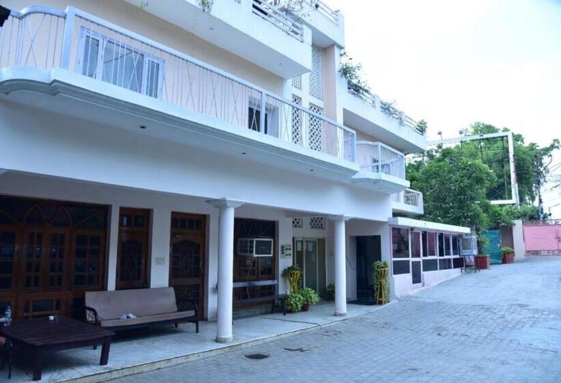 ホテル Mera Mann,lucknow