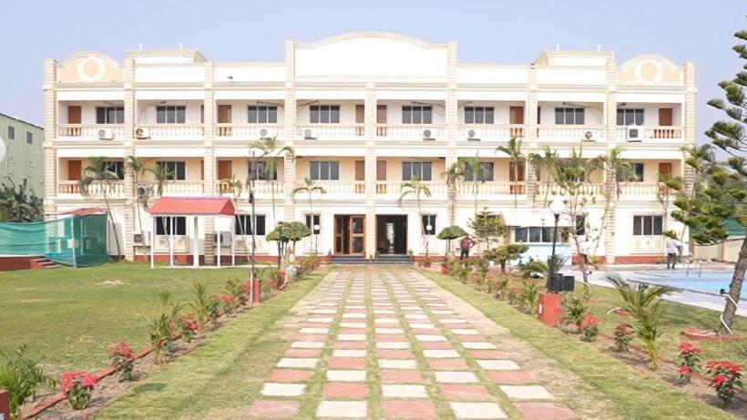 Отель My Fair Beach Resort