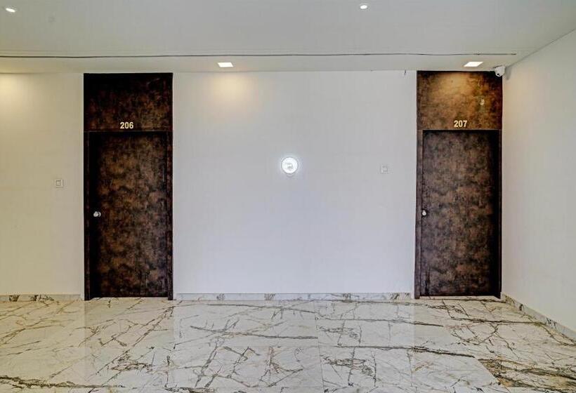 酒店 Oyo White Palace