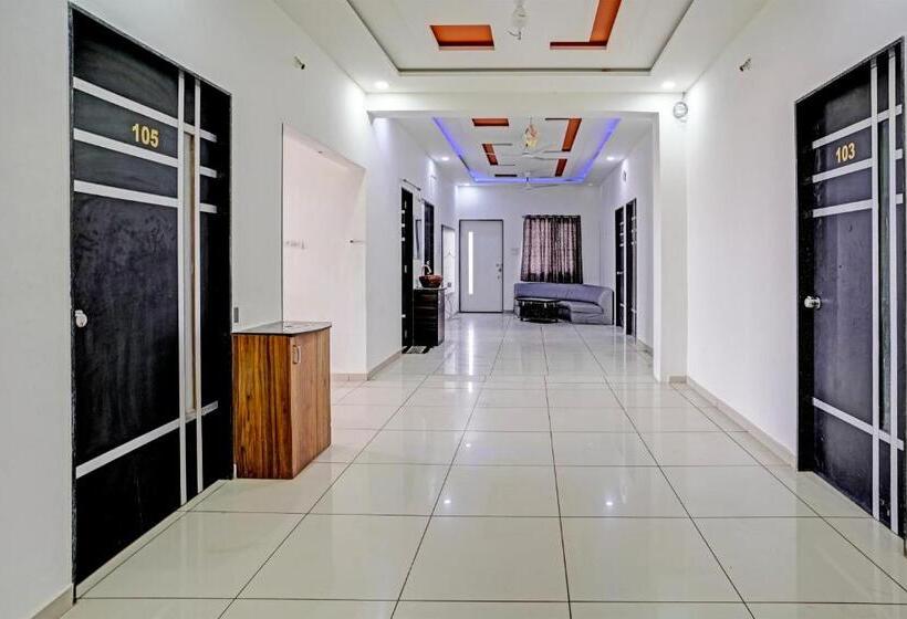 酒店 Oyo White Palace