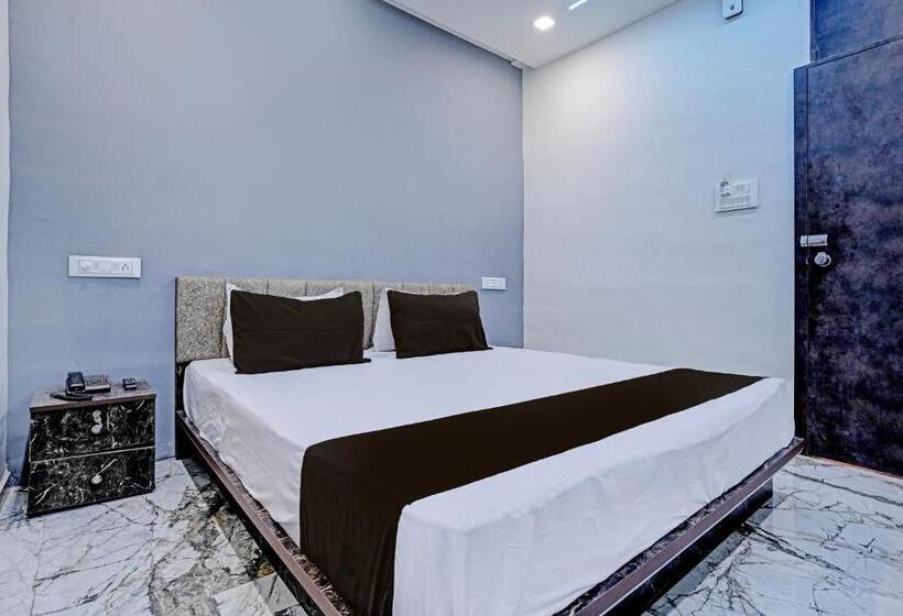 酒店 Oyo White Palace