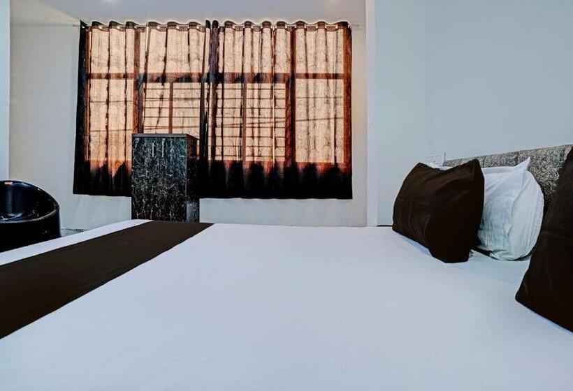 酒店 Oyo White Palace