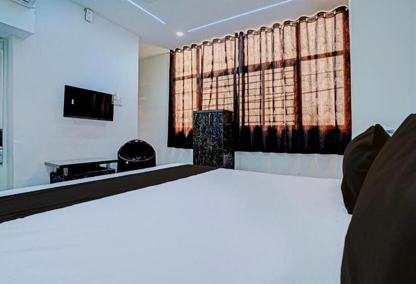 酒店 Oyo White Palace