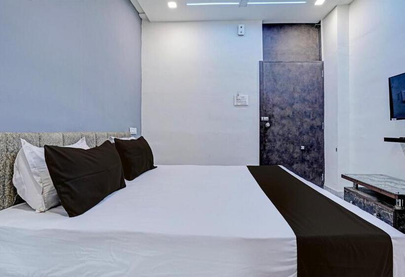 酒店 Oyo White Palace