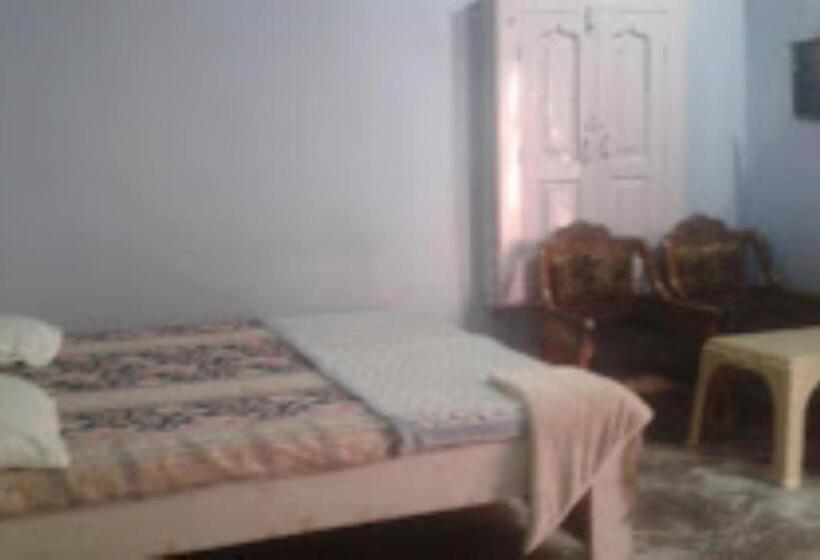 ホテル Prince Tourist Lodge,fatehpur Sikri