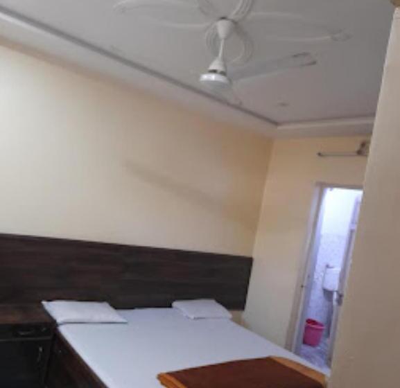 ホテル Prince Tourist Lodge,fatehpur Sikri