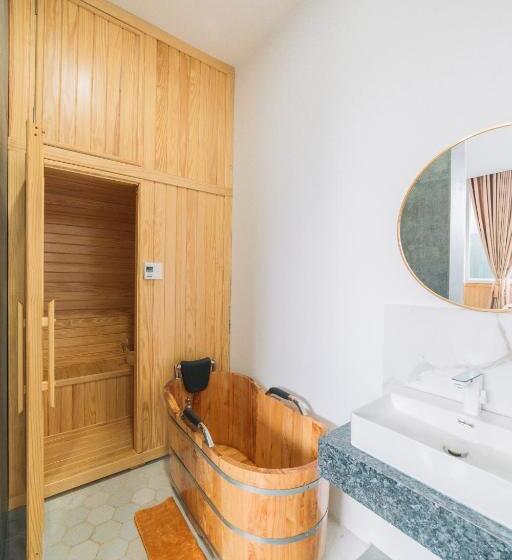 هتل Quy Tai Premium