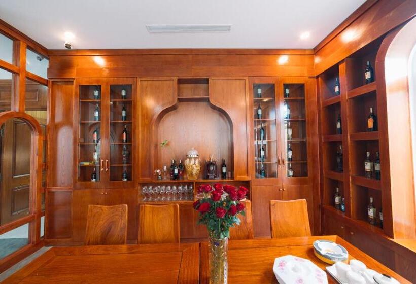 هتل Quy Tai Premium