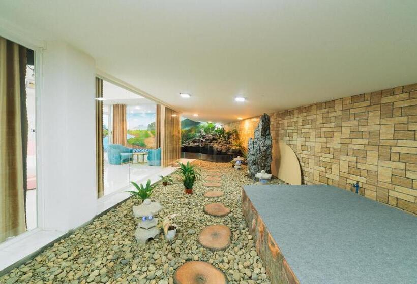 هتل Quy Tai Premium