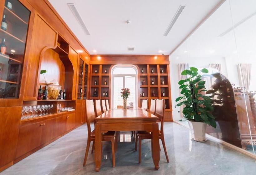 هتل Quy Tai Premium