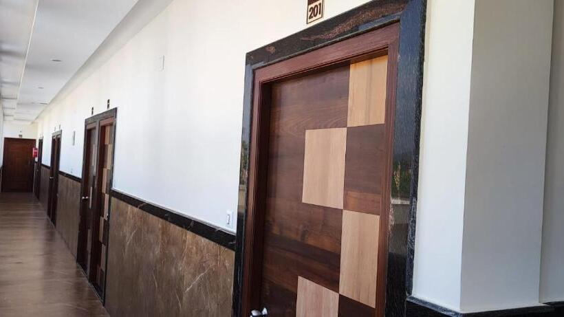 בית מלון כפרי Rays Inn And Pegs Family Restaurant