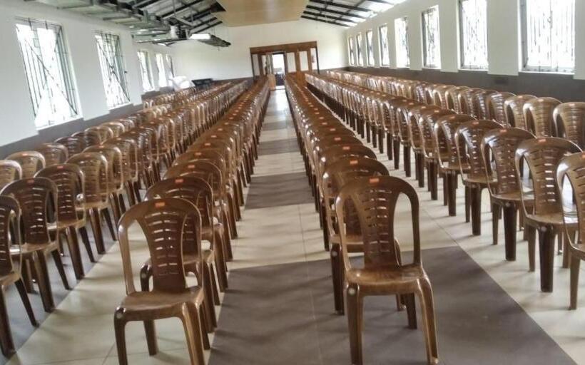 Hotel Rays Inn Boarding & Lodging