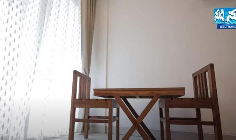 בית מלון כפרי Rays Inn Boarding & Lodging