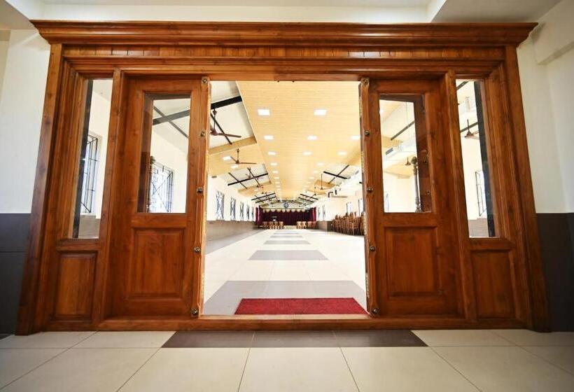 בית מלון כפרי Rays Inn Boarding & Lodging