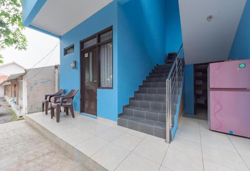 酒店 Reddoorz Syariah Near Alun Alun Palimanan