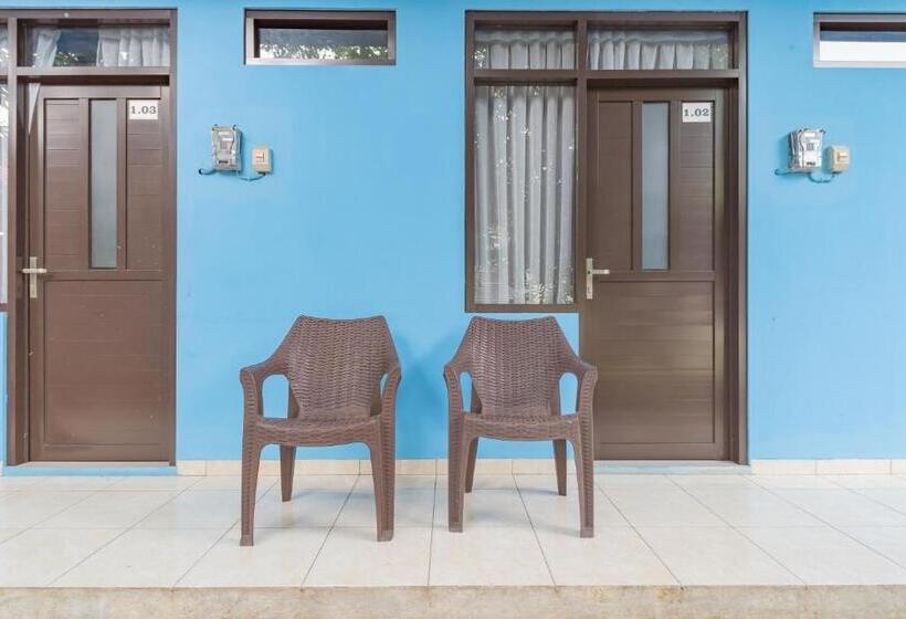 酒店 Reddoorz Syariah Near Alun Alun Palimanan