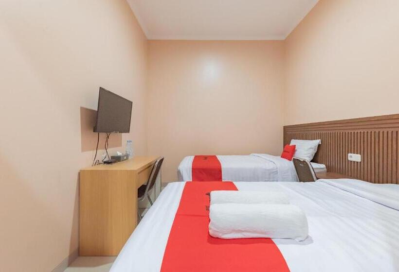 酒店 Reddoorz Syariah Near Alun Alun Palimanan