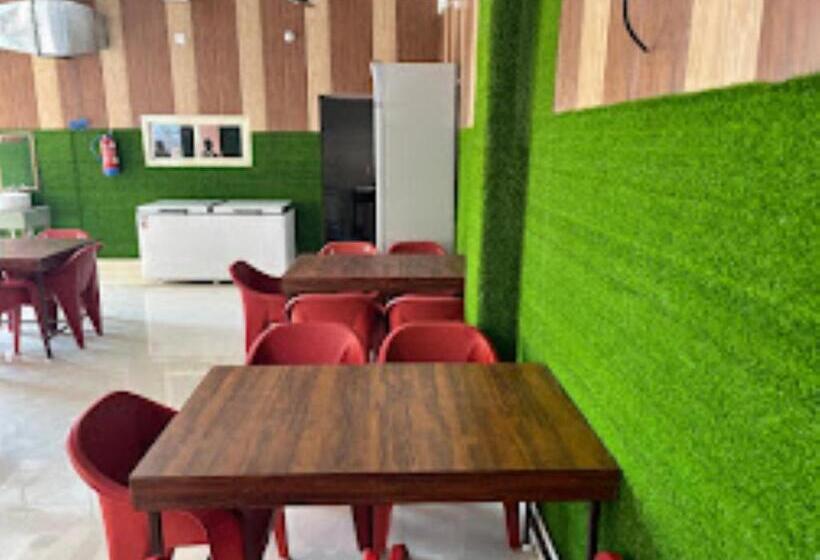 בית מלון כפרי Saukari S & Restaurant Rishikesh