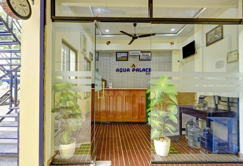 호텔 Spot On Aqua Palace Inn