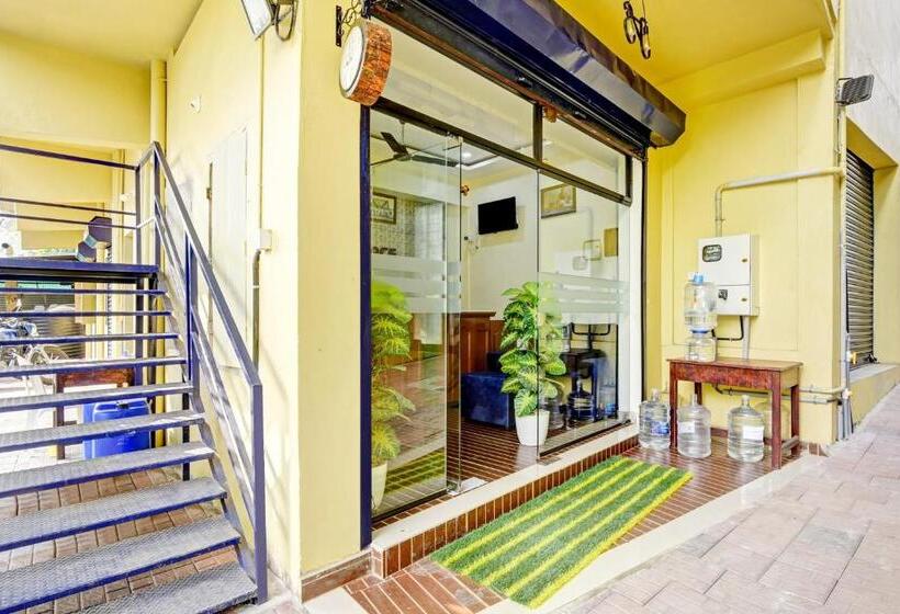 호텔 Spot On Aqua Palace Inn