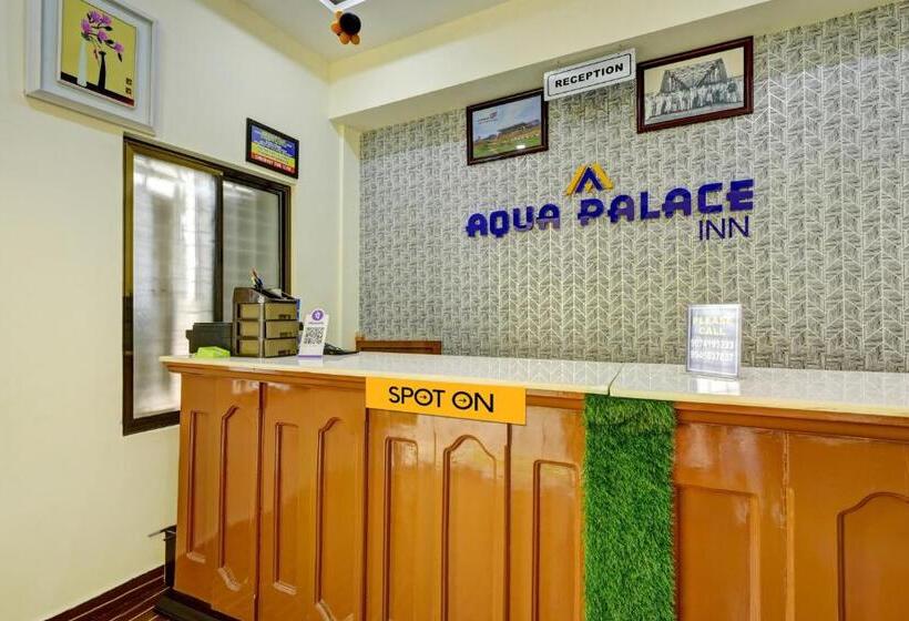 호텔 Spot On Aqua Palace Inn