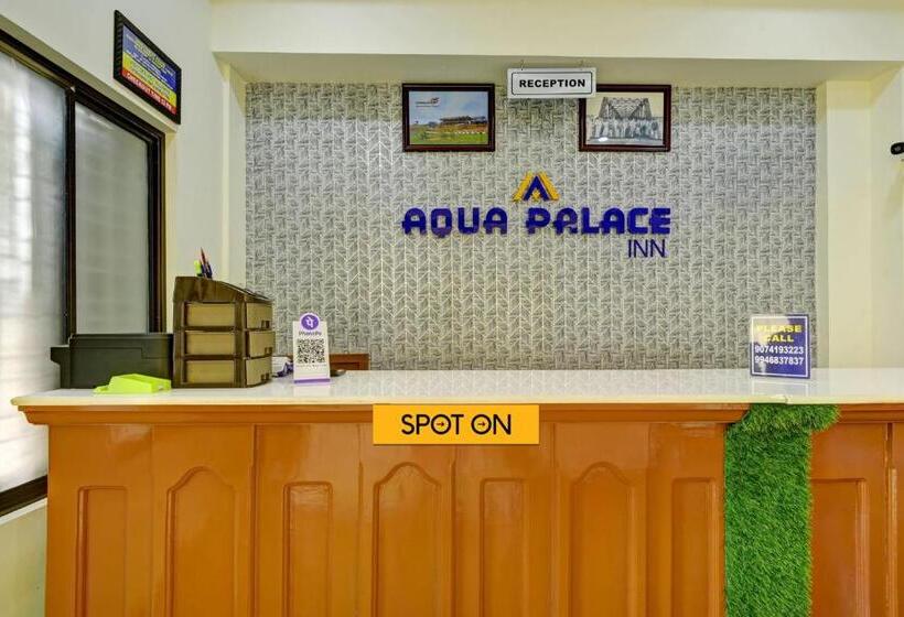 호텔 Spot On Aqua Palace Inn