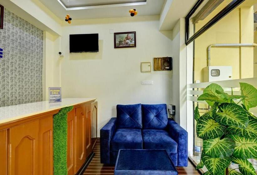 호텔 Spot On Aqua Palace Inn