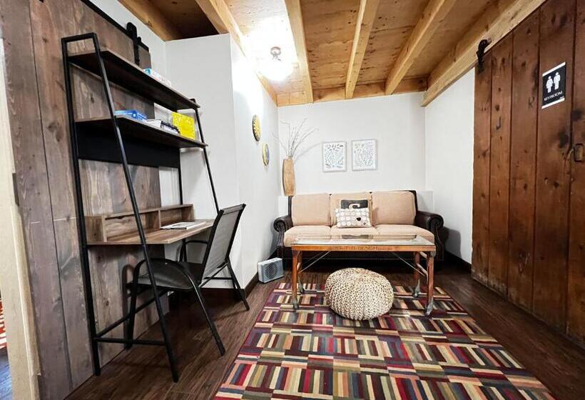 فندق The Farm Shed Guelph Elora