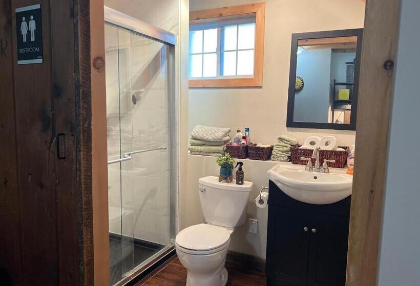 فندق The Farm Shed Guelph Elora