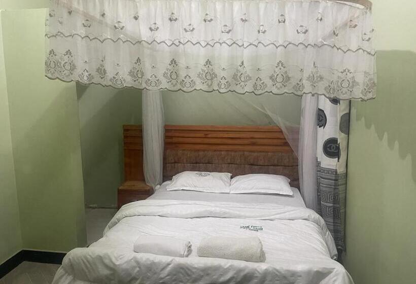 ホテル The First Royal Tour Lodge