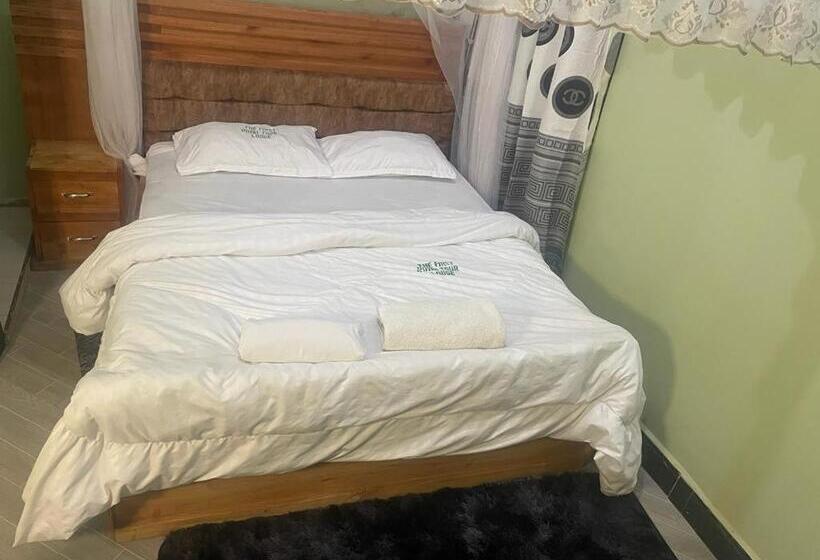 ホテル The First Royal Tour Lodge