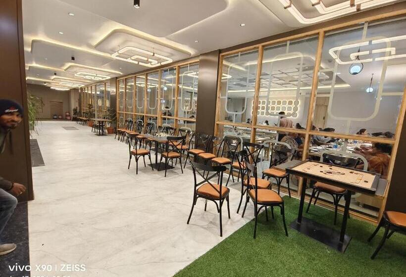 فندق The Grand Khodiyar